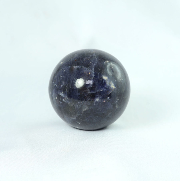 Unikat Cordierit Kugel "Iolith-Sonnenstein" 54 mm