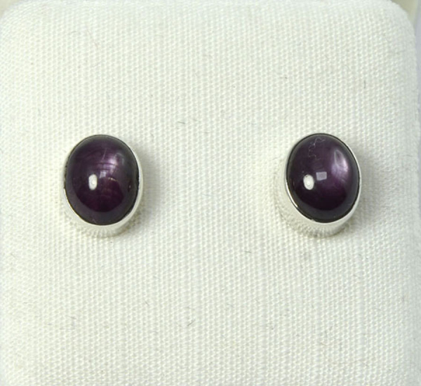 Ohrstecker Stern-Rubin Oval 8x6 mm