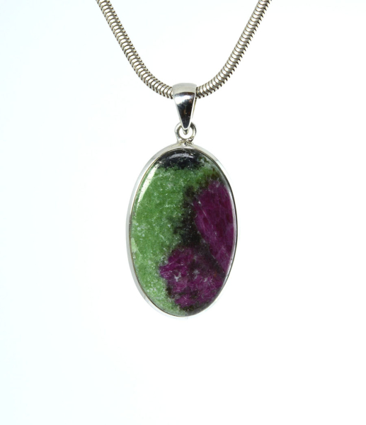 Unikat Anhänger Rubin-Zoisit Oval 36x22 mm