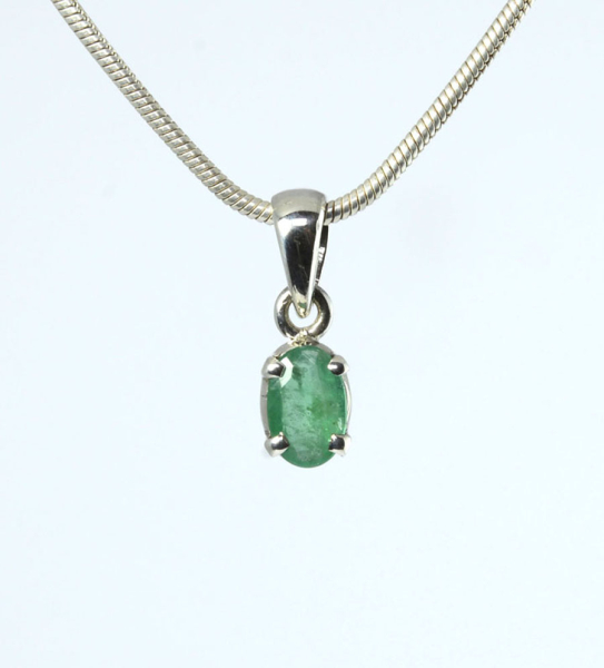 Unikat Anhänger Smaragd Oval 8x6 mm