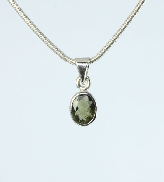 Anhänger Moldavit Oval 7x5 mm
