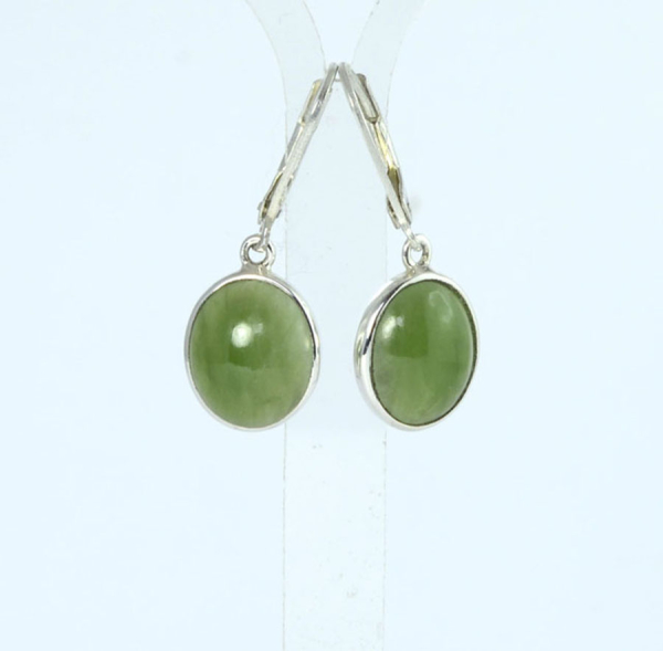 Ohrhänger Nephrit Jade Oval 12x10 mm