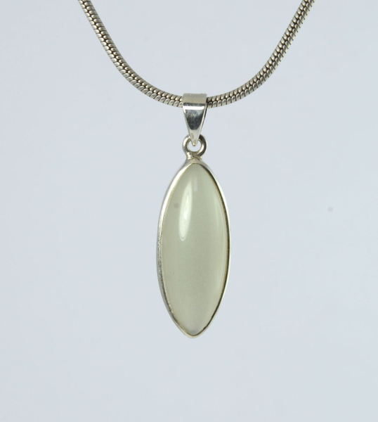 Unikat Anhänger Mondstein Navette 27x10 mm